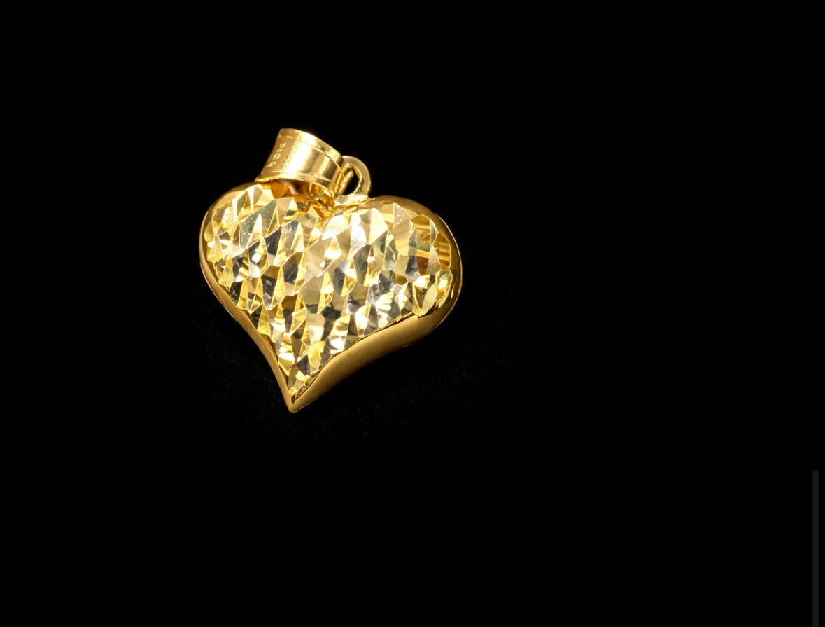 10k Heart Pendant with Diamond Cuts